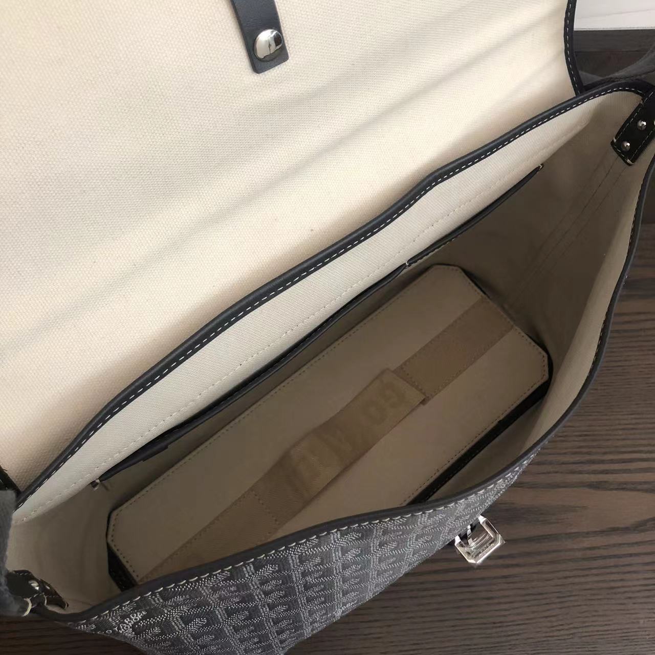 Goyard Capetien Messenger Bag  (35-25-13cm) - DesignerGu