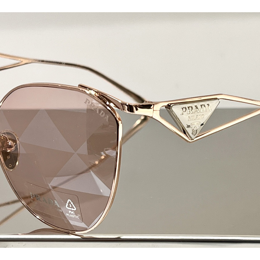 Prada Symbole sunglasses    SPR50zs - DesignerGu