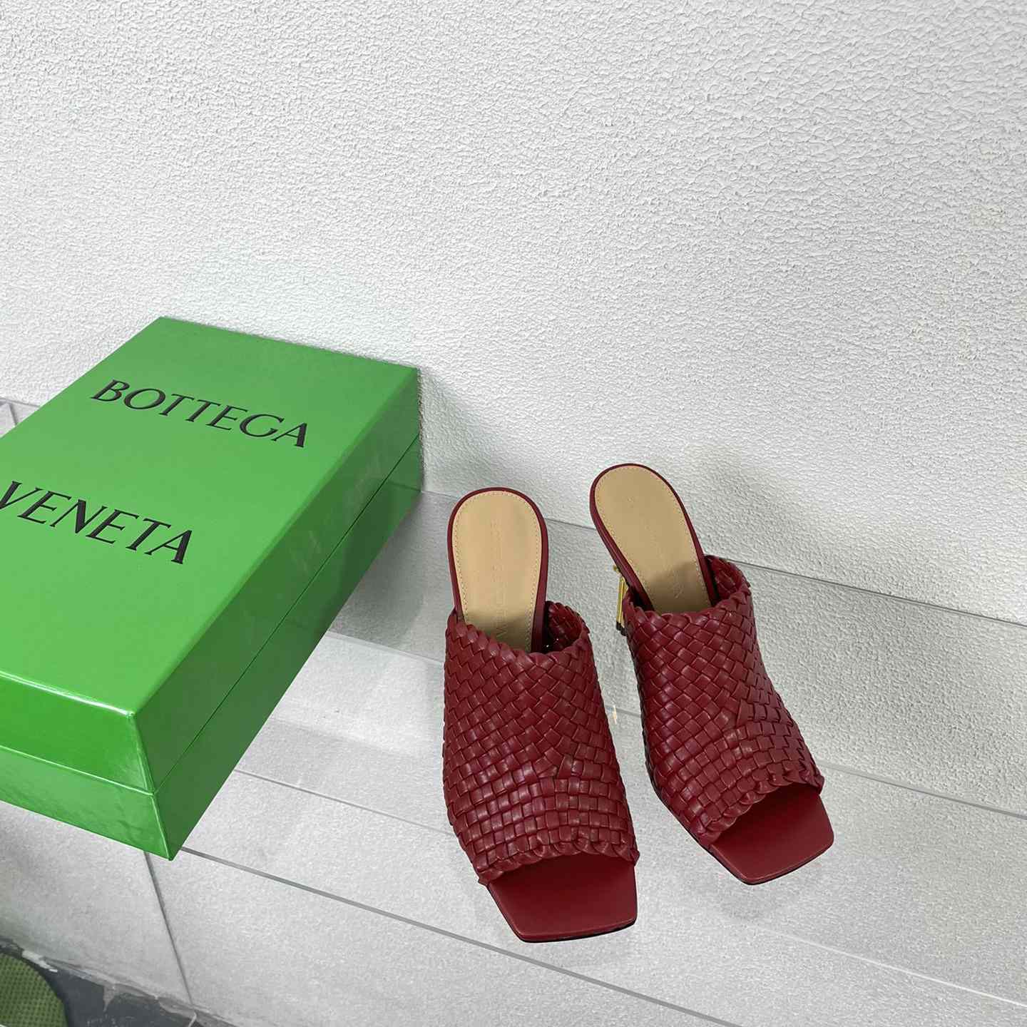 Bottega Veneta Knot Mule - DesignerGu