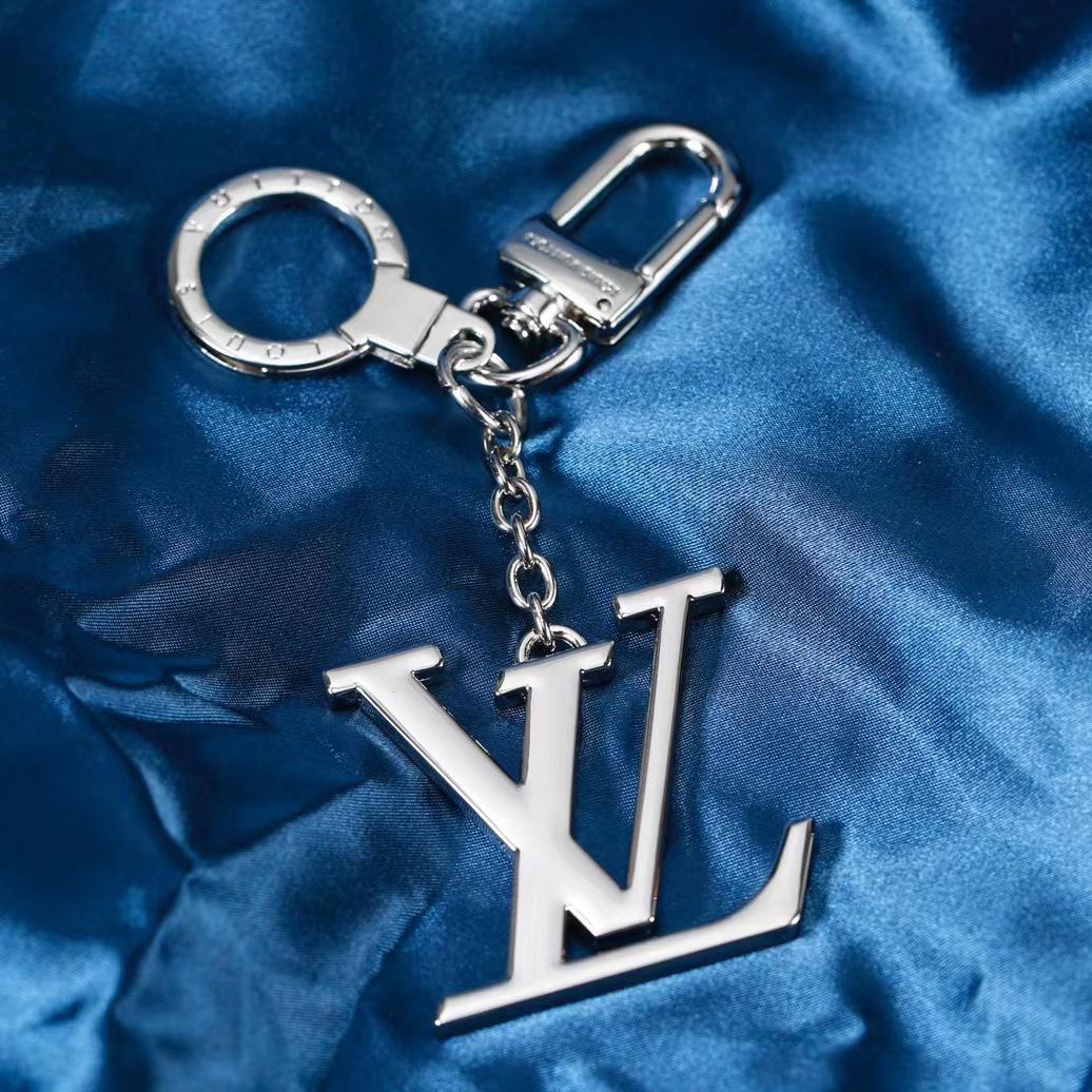 Louis Vuitton LV Initials Key Holder And Bag Charm   M01192 - DesignerGu