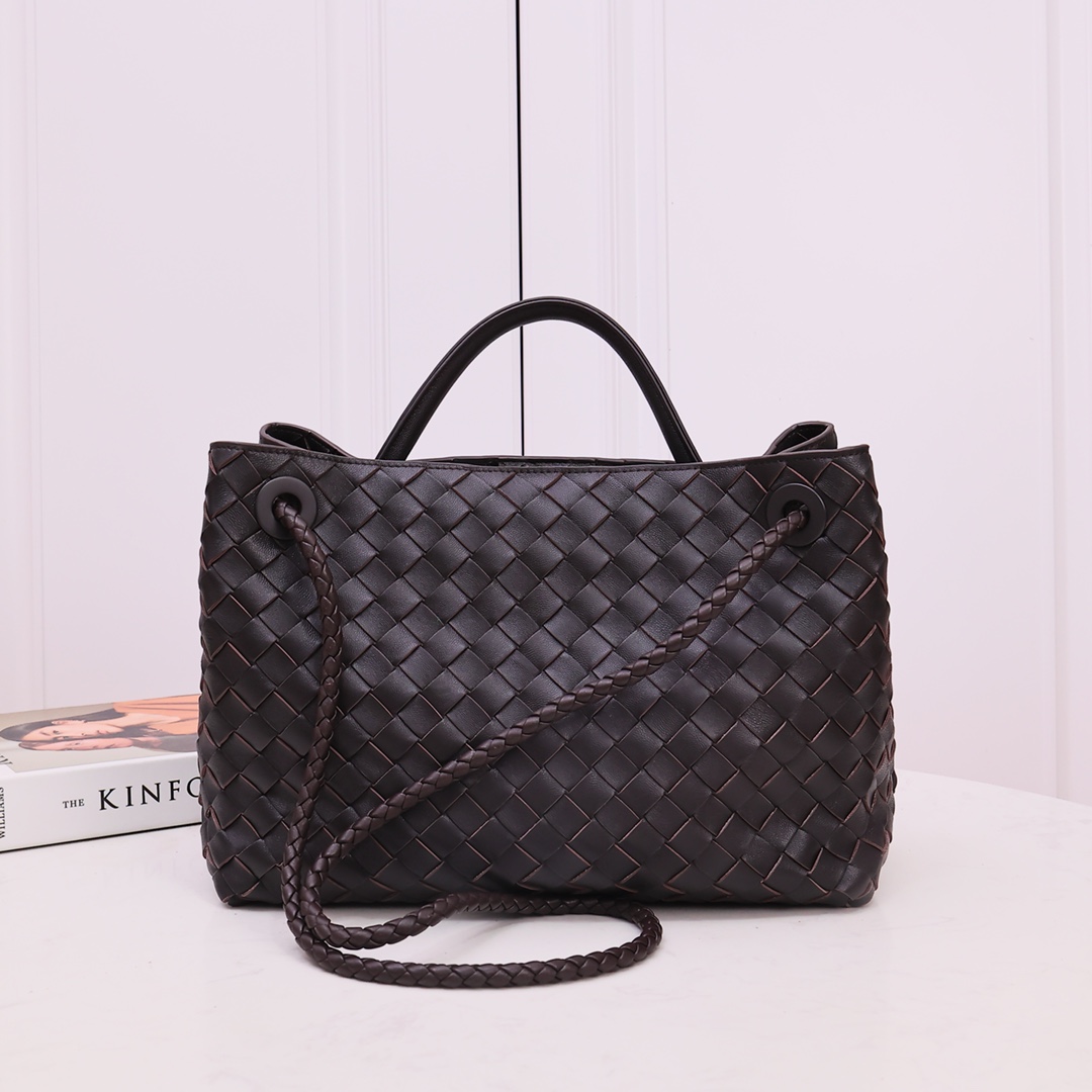 Bottega Veneta Medium Andiamo - DesignerGu