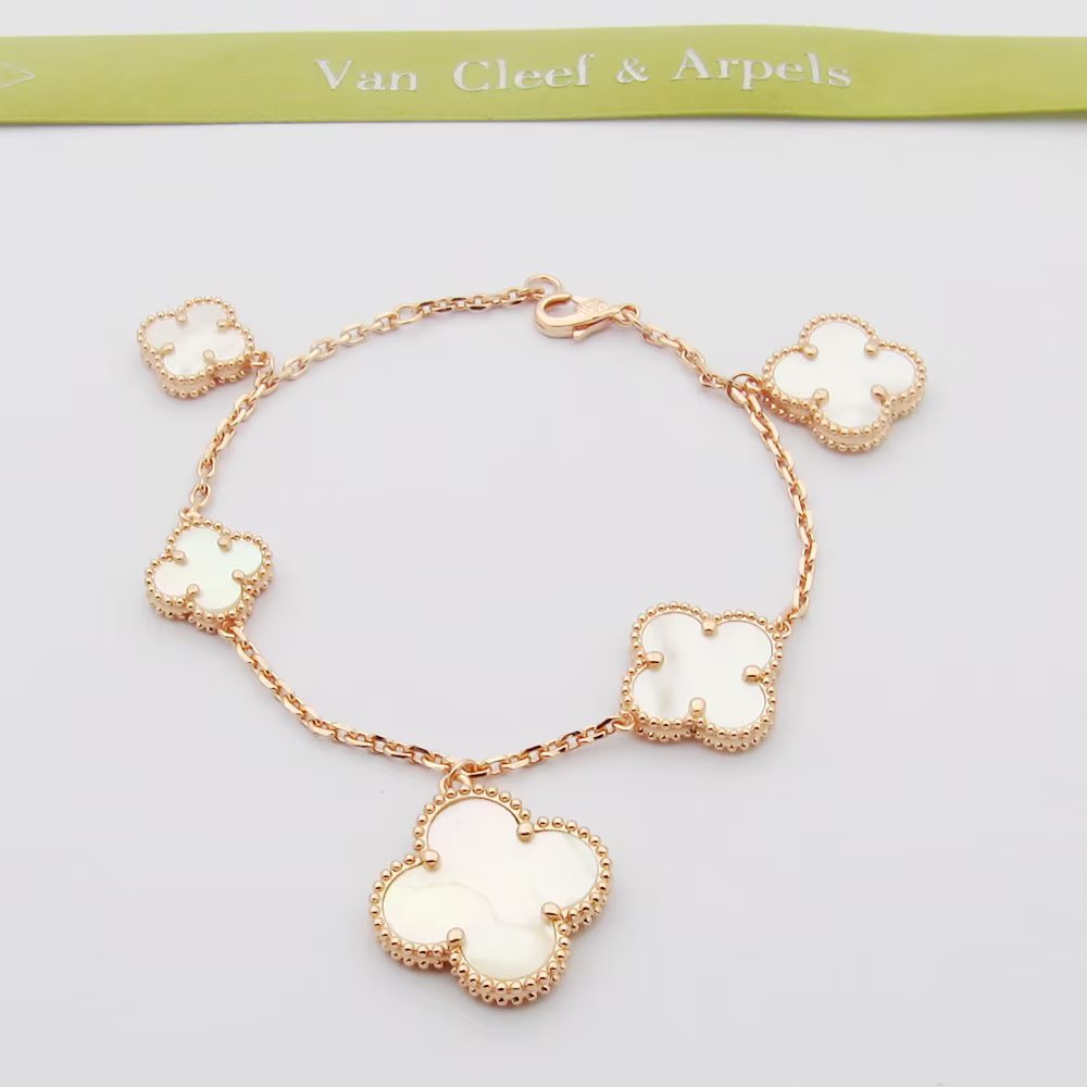 Van Cleef & Arpels Bracelet - DesignerGu