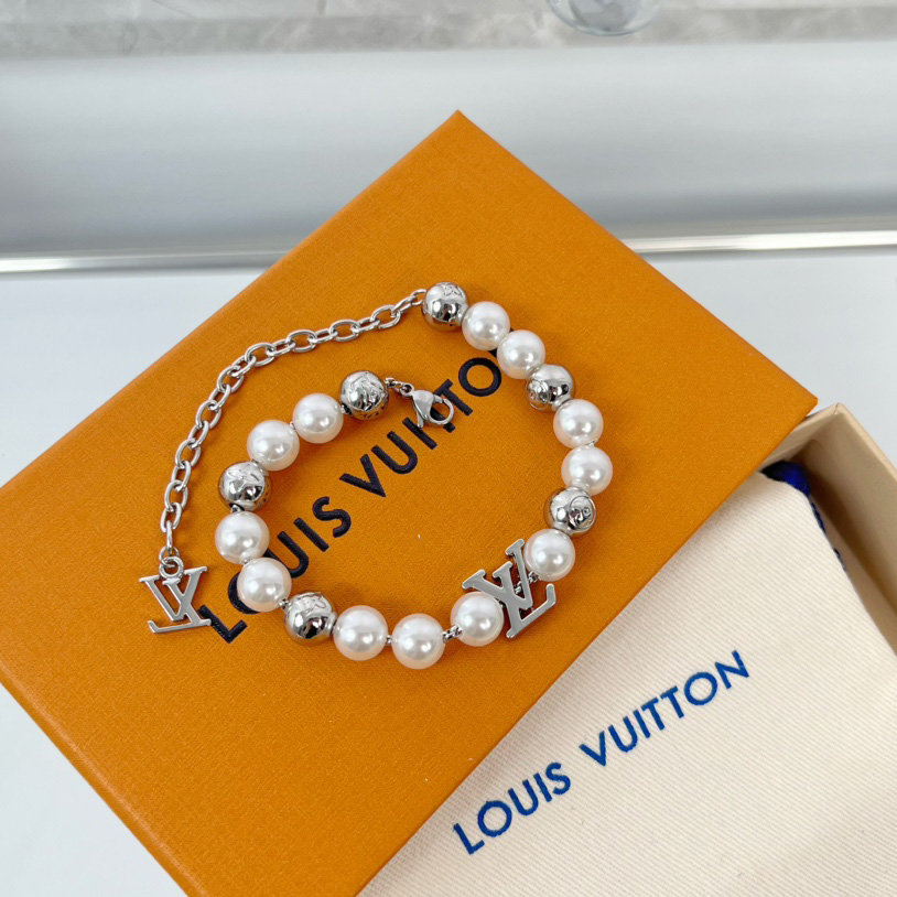 Louis Vuitton Monogram Pearls Bracelet   M0996 - DesignerGu