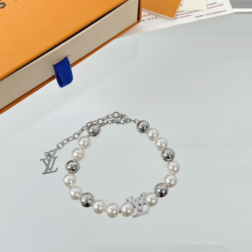 Louis Vuitton Monogram Pearls Bracelet   M0996 - DesignerGu