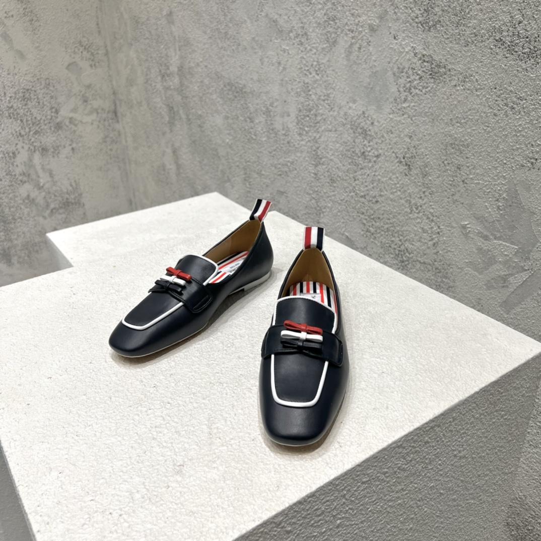 Thom Browne Navy Calf Leather Flexible Leather Sole 3-bow Loafer - DesignerGu