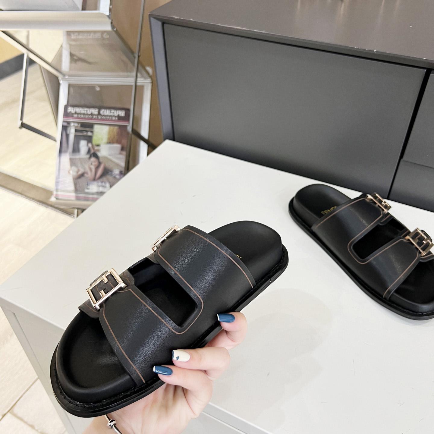 Fendi Feel Black Leather Slides - DesignerGu