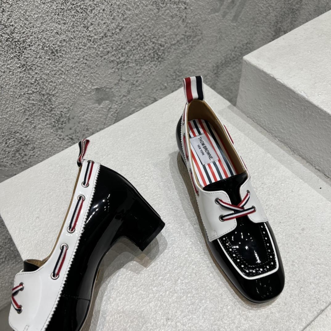 Thom Browne Black And White Soft Patent Leather 40mm Block Heel Boat Shoe - DesignerGu