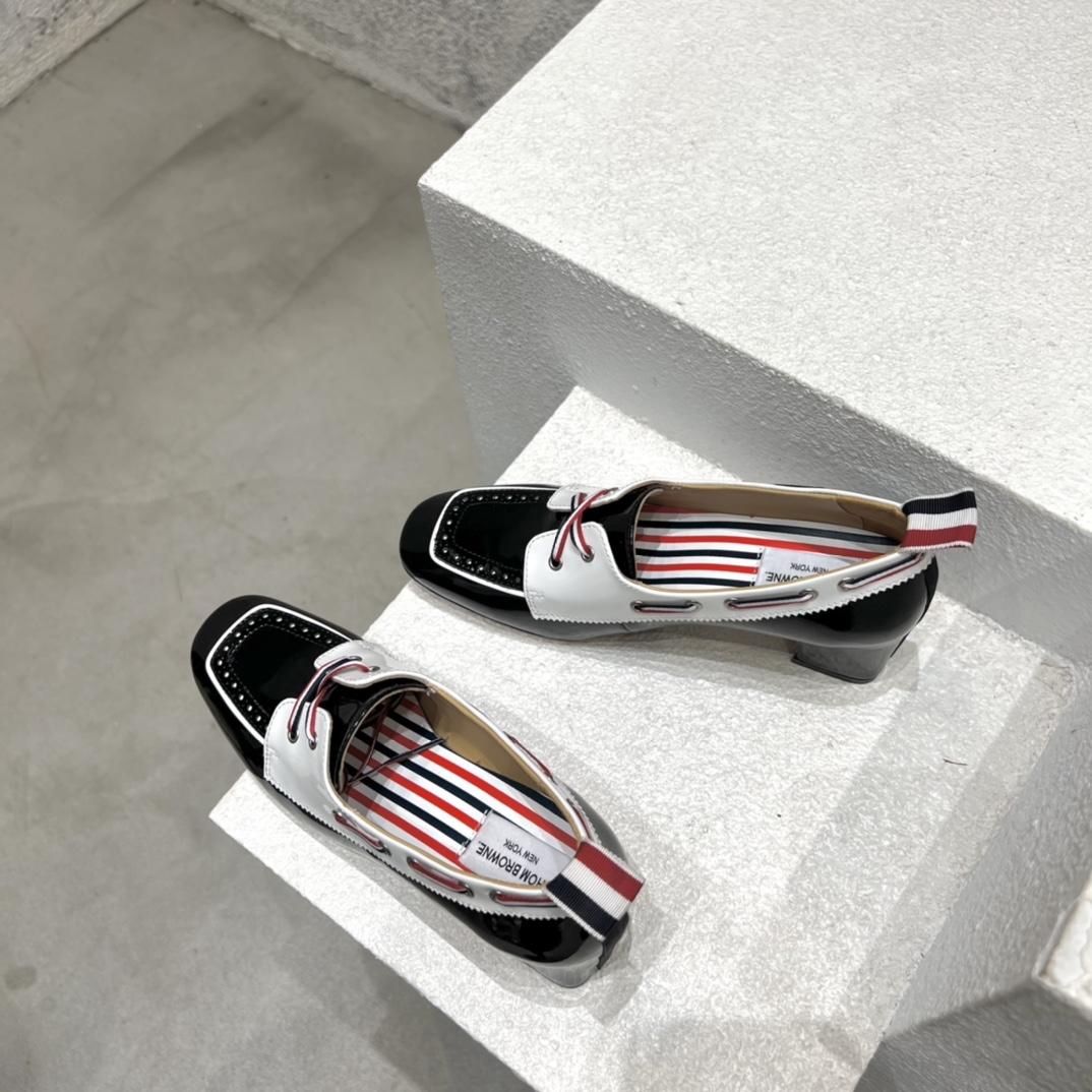 Thom Browne Black And White Soft Patent Leather 40mm Block Heel Boat Shoe - DesignerGu