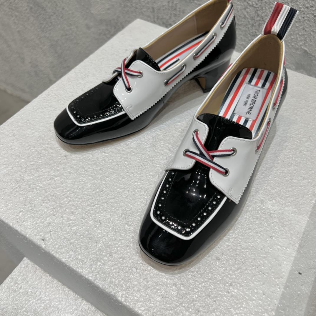 Thom Browne Black And White Soft Patent Leather 40mm Block Heel Boat Shoe - DesignerGu