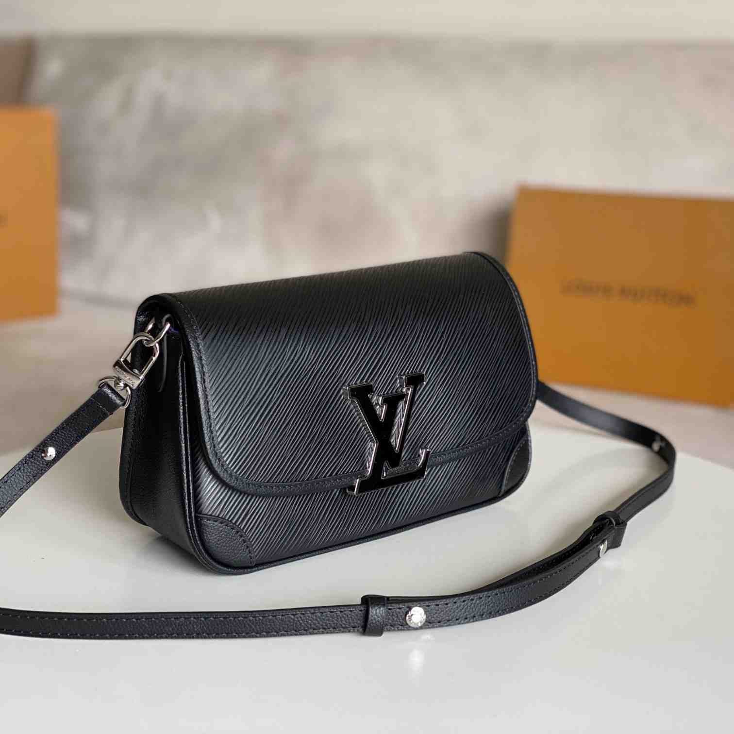 Louis Vuitton Buci    M59386 - DesignerGu