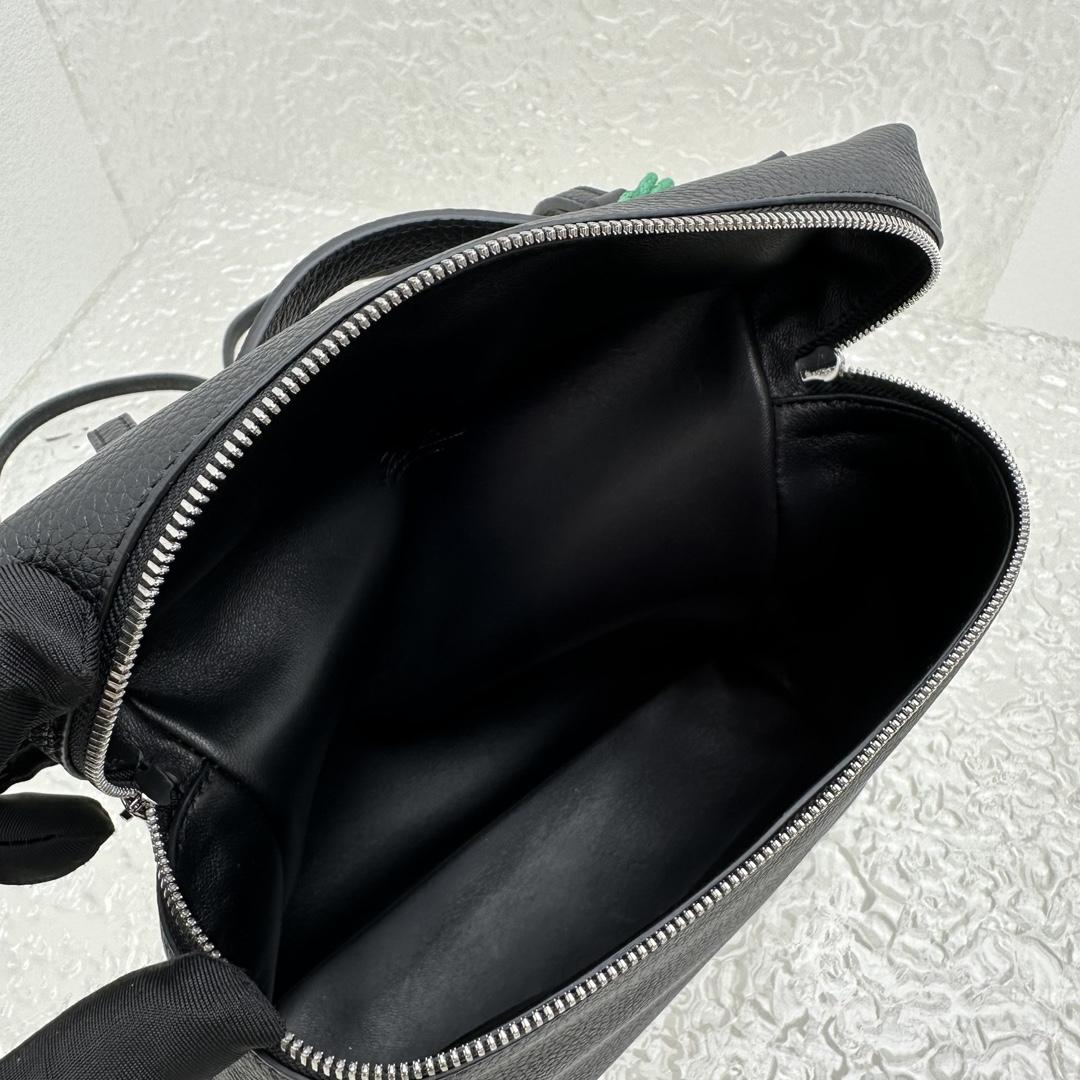 Loro Piana Extra Pocket Backpack L23.5   (23×8×22cm) - DesignerGu