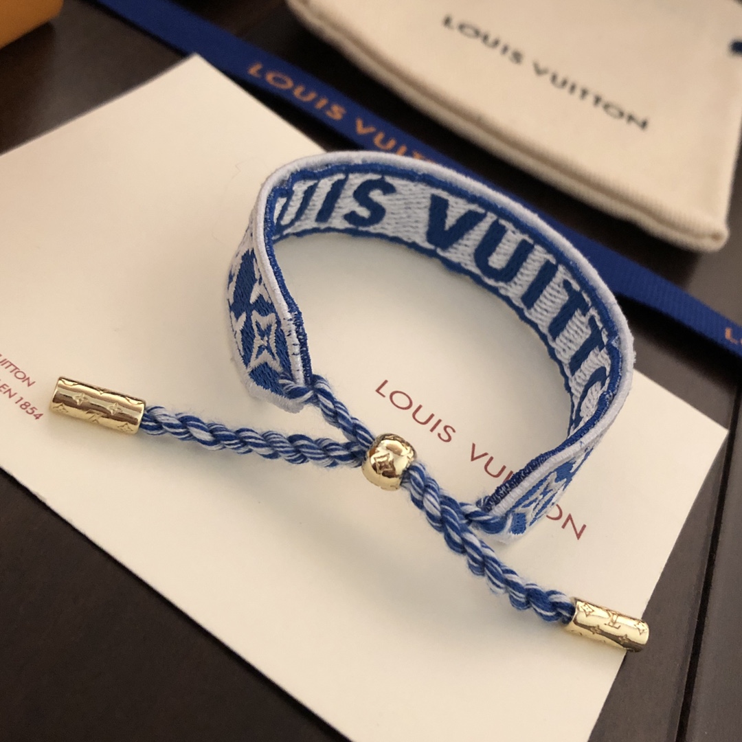 Louis Vuitton LV Buddy Bracelet    M1056Z - DesignerGu