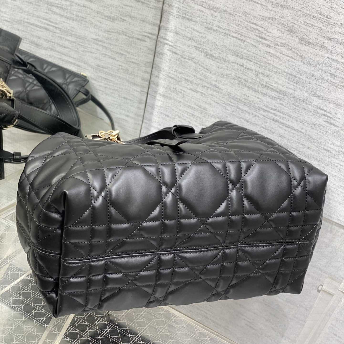 Dior Medium Dior Toujours Bag - DesignerGu