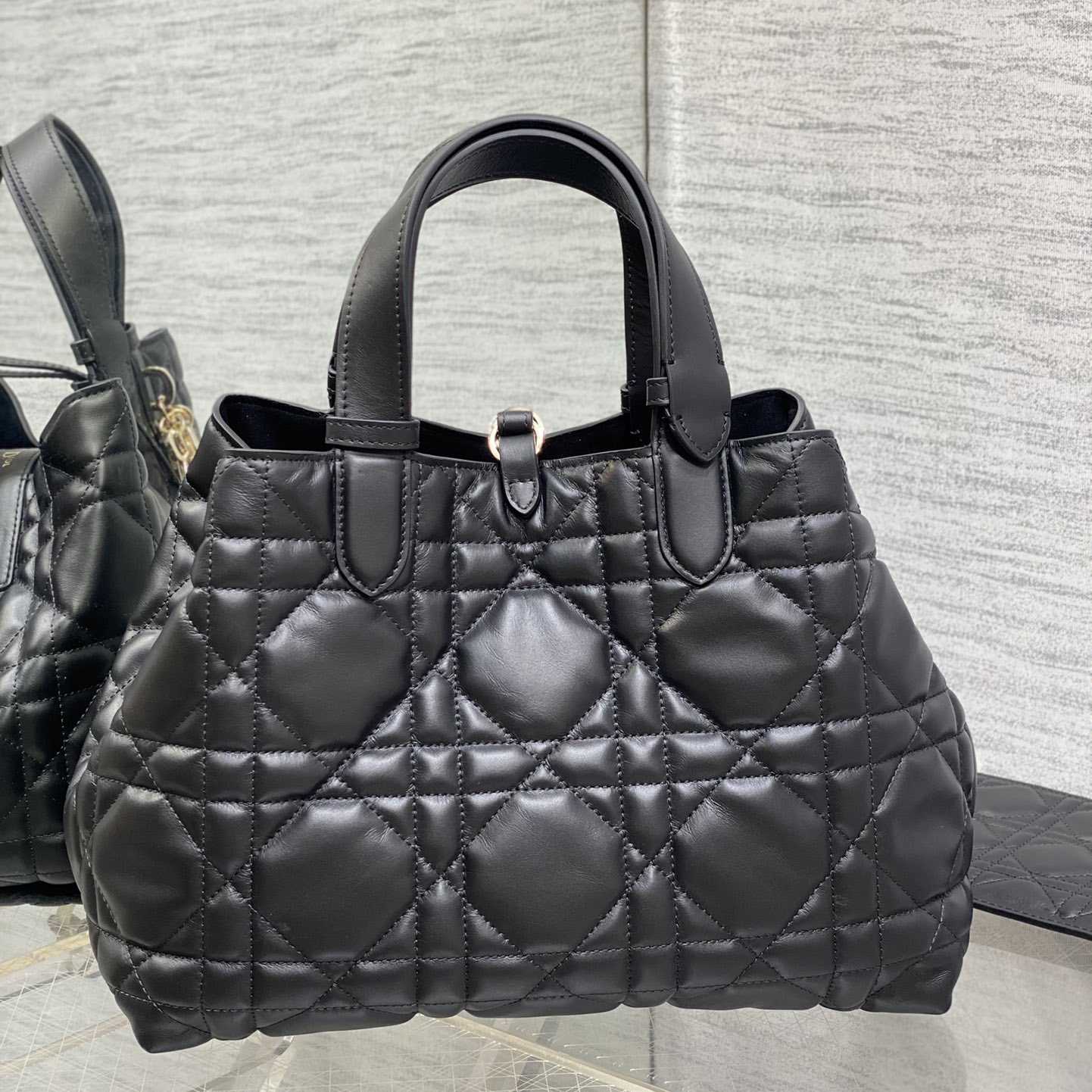 Dior Medium Dior Toujours Bag - DesignerGu