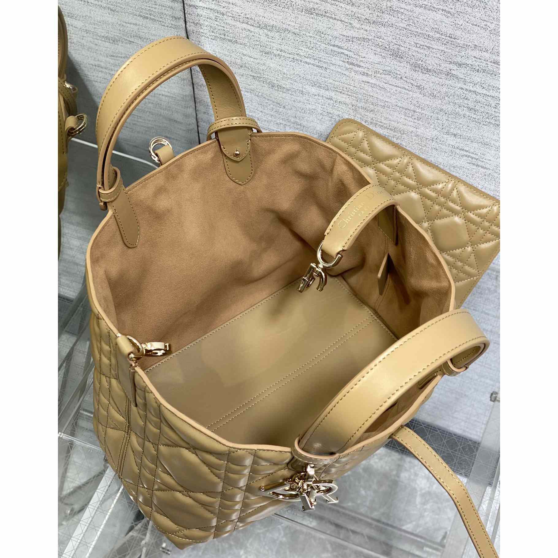 Dior Medium Dior Toujours Bag - DesignerGu