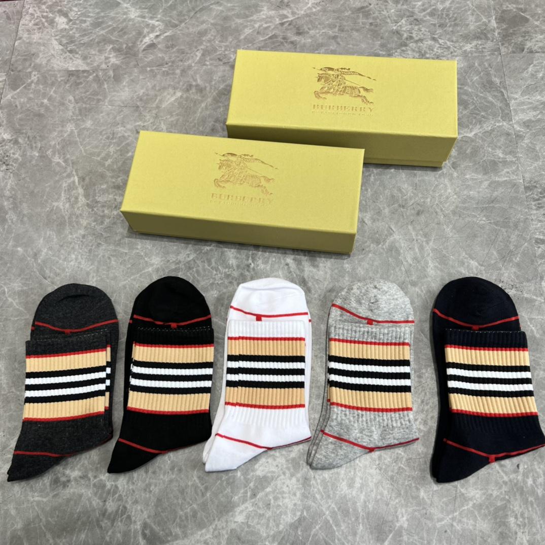 Burberry Socks/Box - DesignerGu