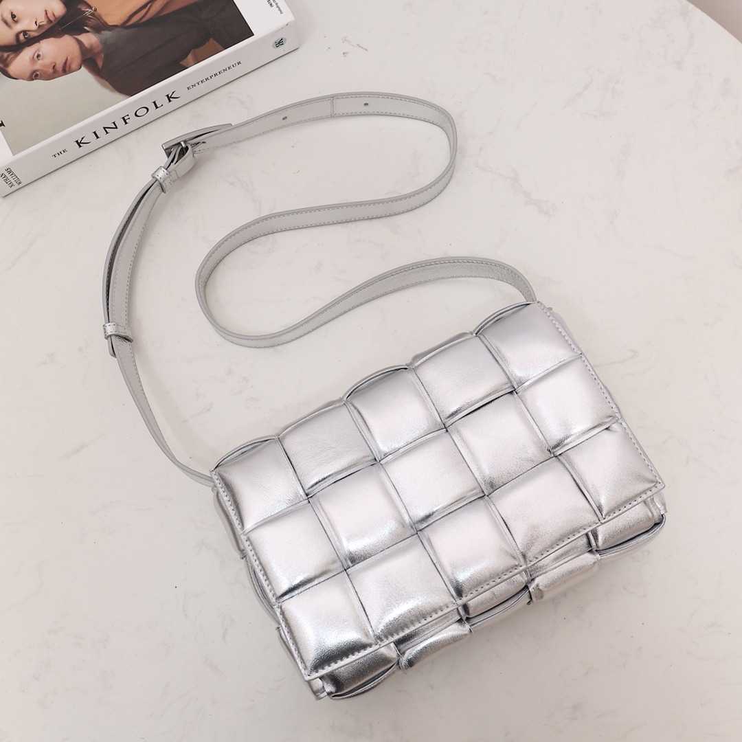 Bottega Veneta Silver Cassette Shoulder Bag  (6*18*8cm) - DesignerGu