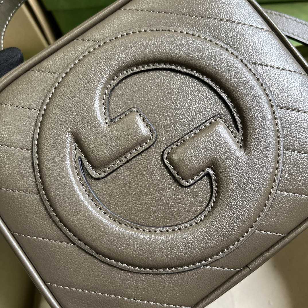 Gucci Blondie Top Handle Bag (17-15-9cm) - DesignerGu