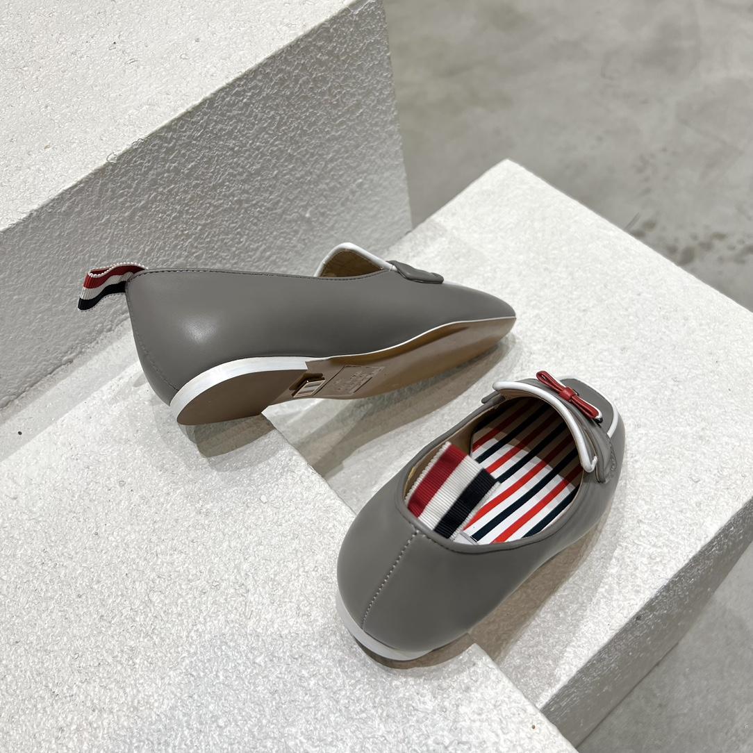 Thom Browne Bow-detail Flat Loafers - DesignerGu