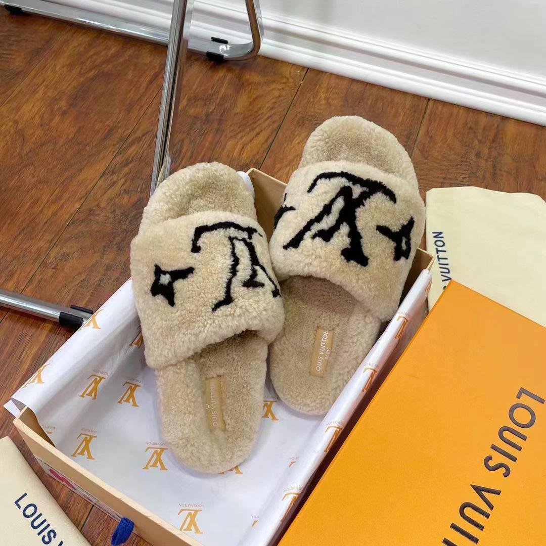 Louis Vuitton Shearling Slides - DesignerGu