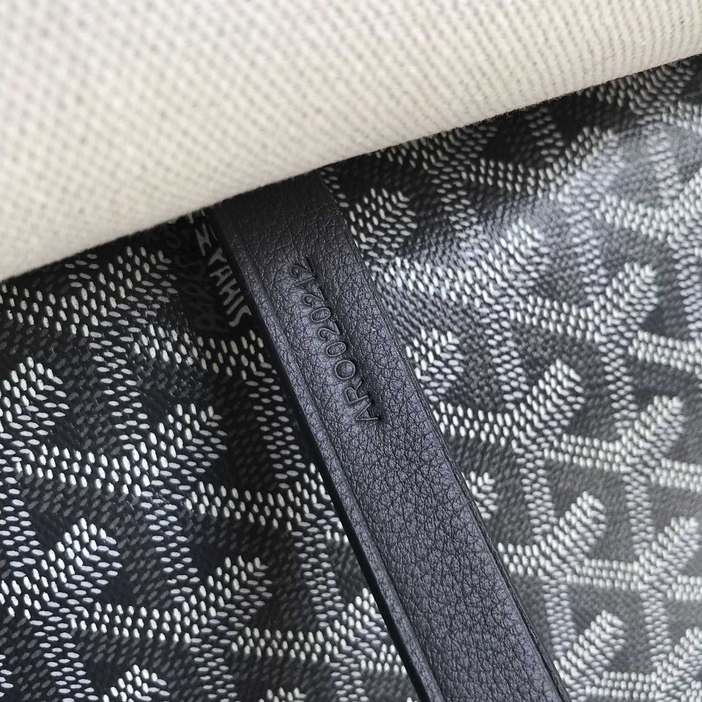 Goyard Capetien Messenger Bag (35×26×7.5cm) - DesignerGu