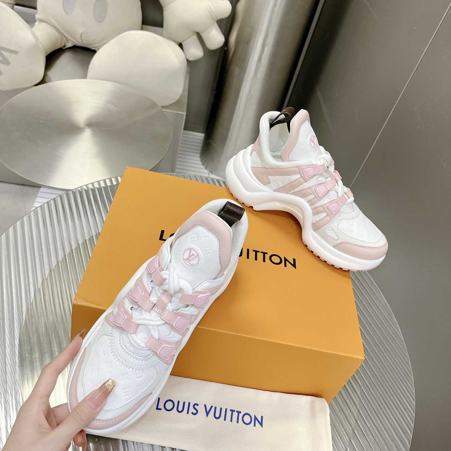 Louis Vuitton LV Archlight Sneaker    - DesignerGu