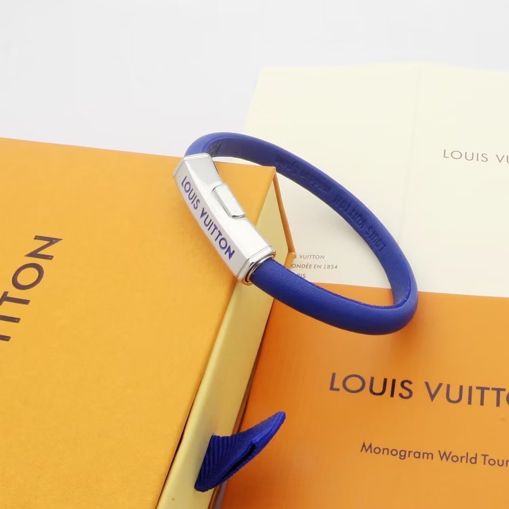 Louis Vuitton Clip It Bracelet     M8116E - DesignerGu