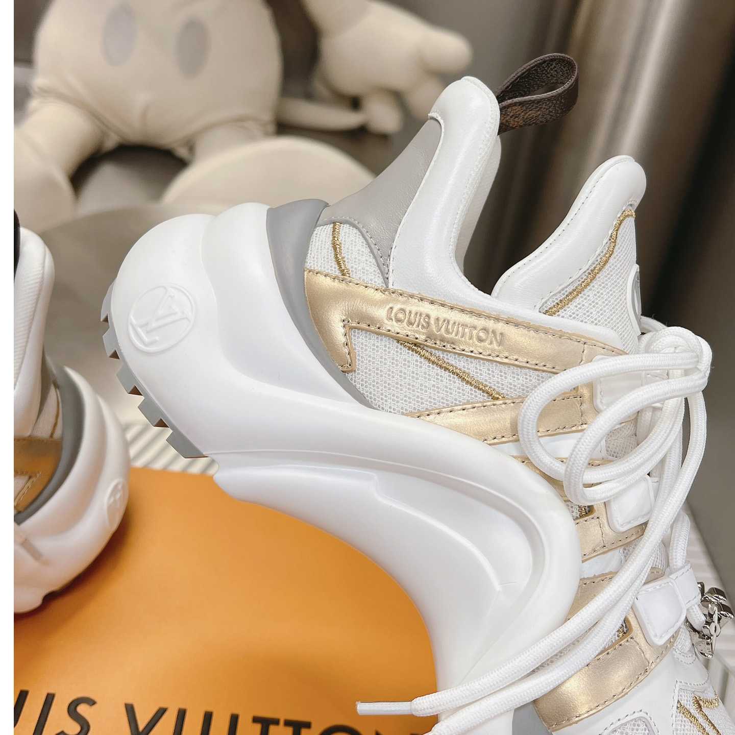 Louis Vuitton LV Archlight Sneaker      1AAVXW - DesignerGu