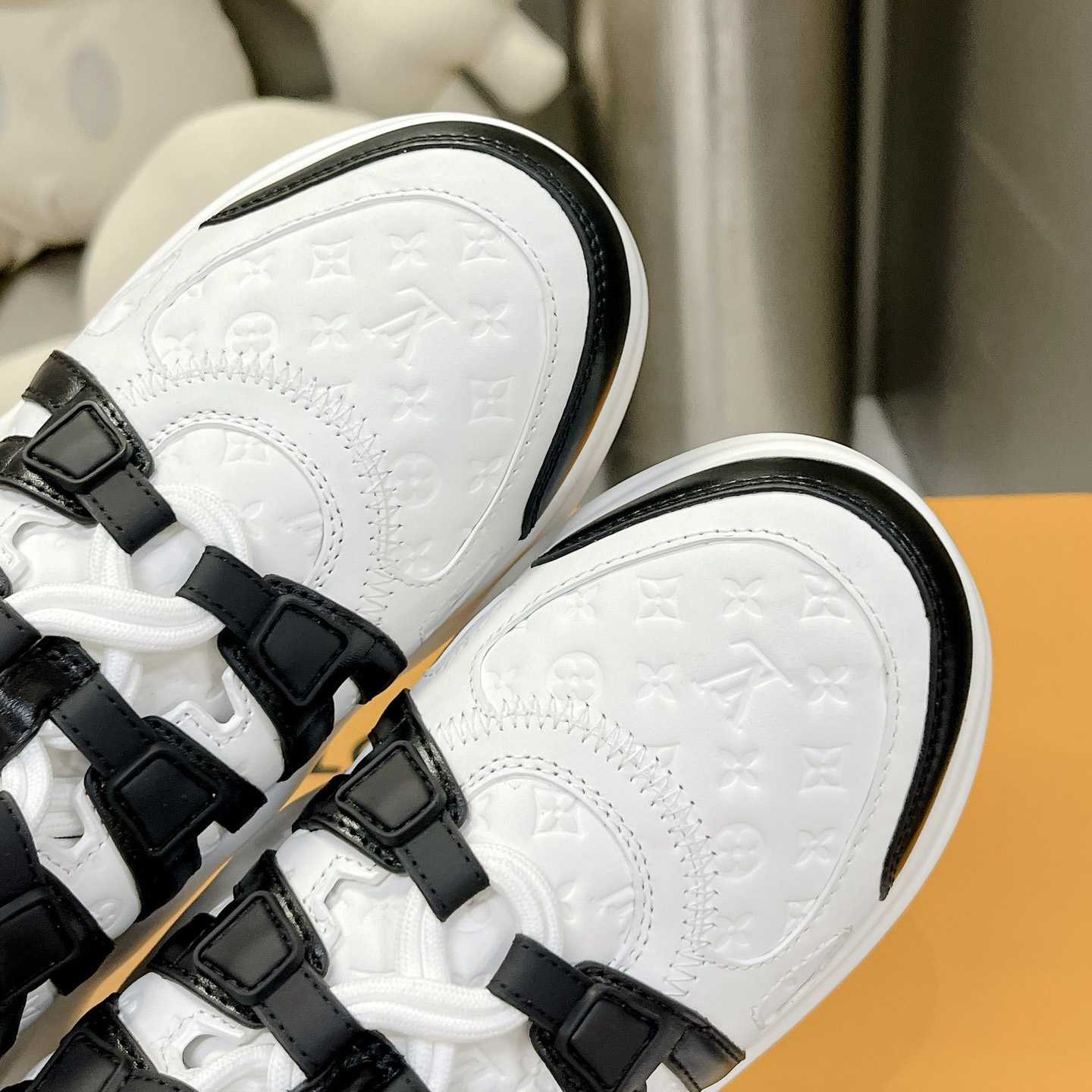 Louis Vuitton LV Archlight Sneaker    - DesignerGu