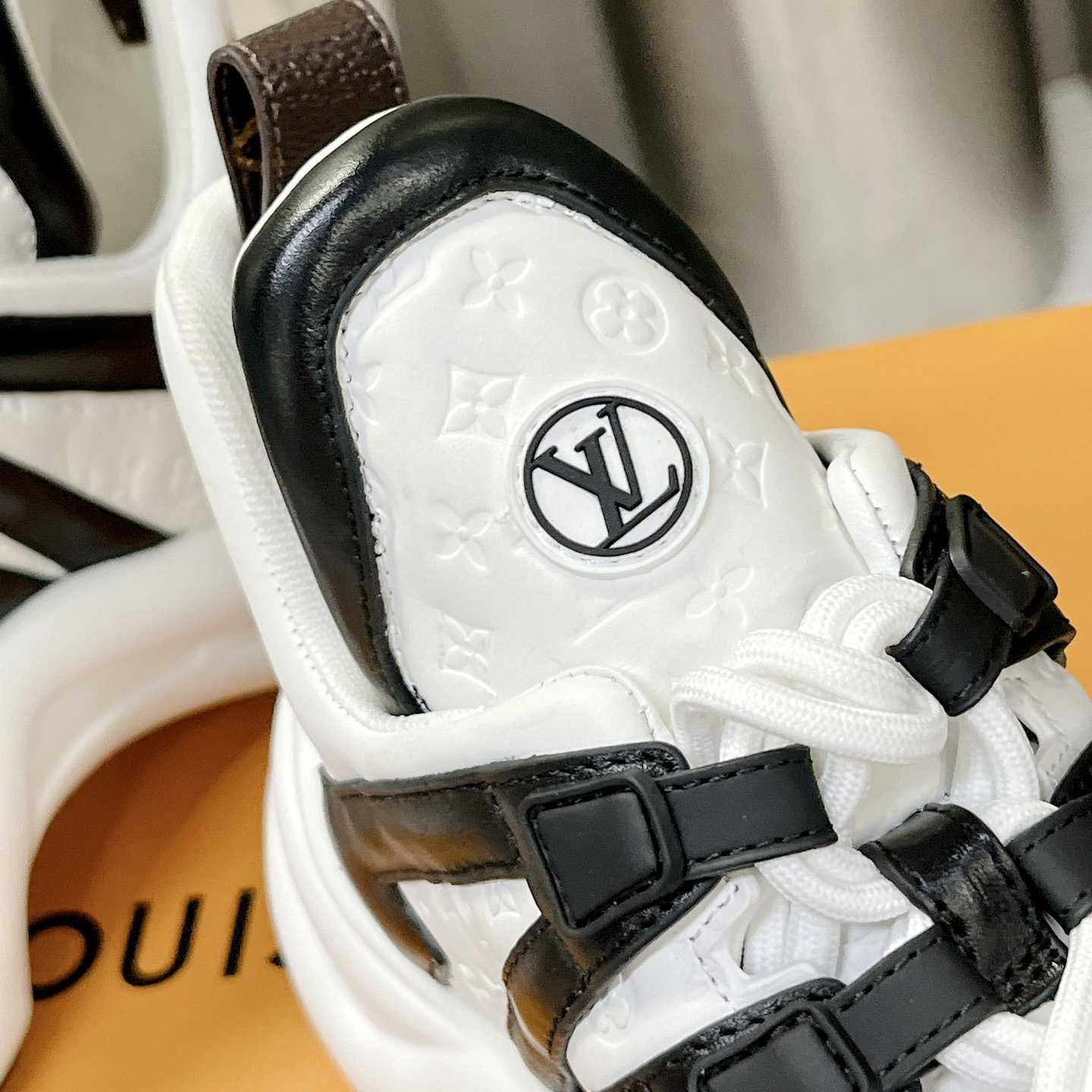 Louis Vuitton LV Archlight Sneaker    - DesignerGu