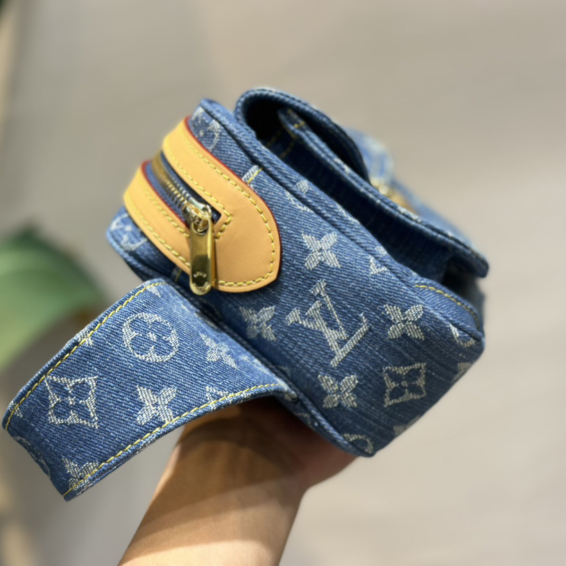 Louis Vuitton Blue Monogram Denim Bumbag   M95347 - DesignerGu