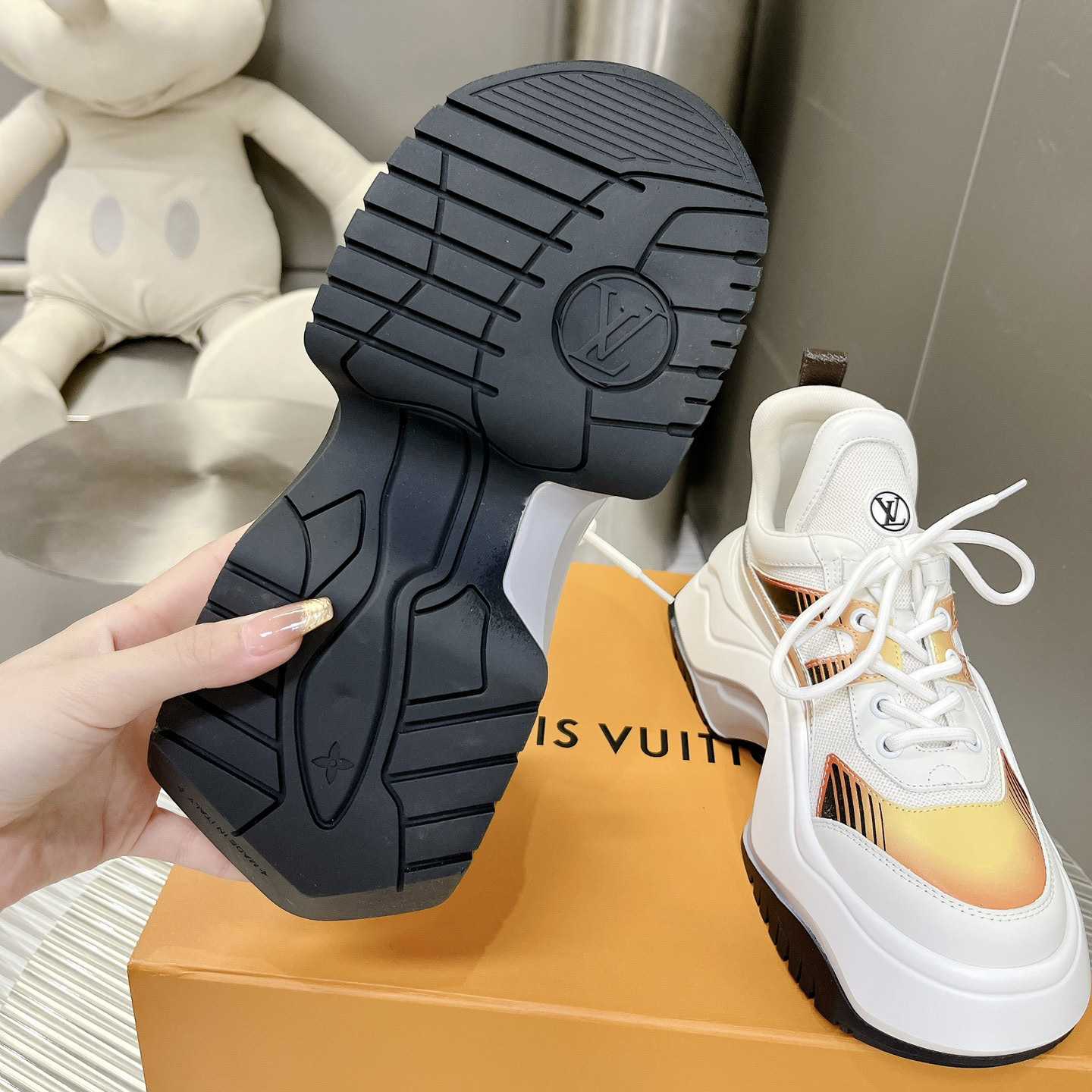 Louis Vuitton LV Archlight 2.0 Platform Sneaker    1ABHZZ - DesignerGu