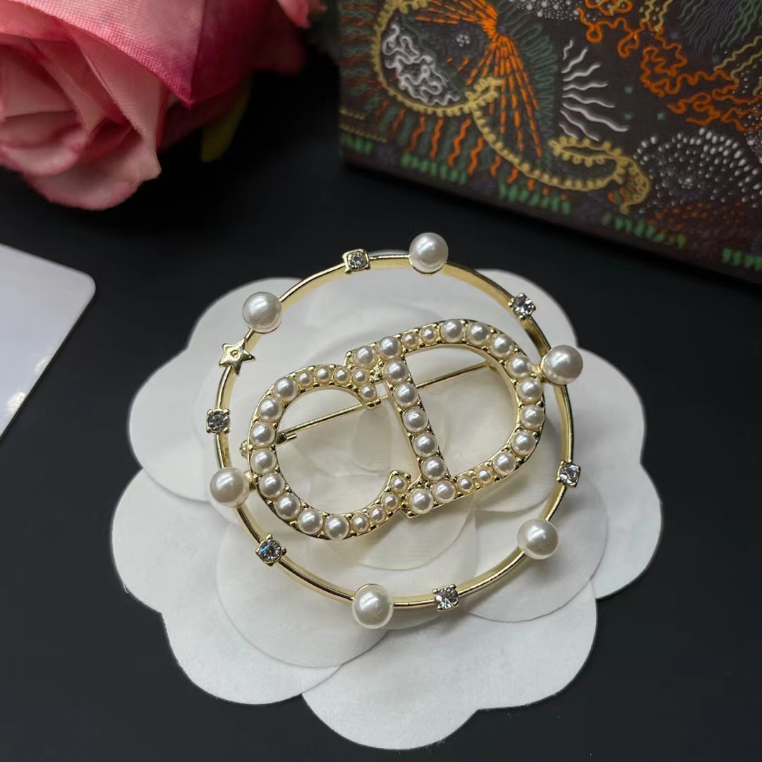 Dior Crystal Pearl Clair D Lune Brooch Gold - DesignerGu