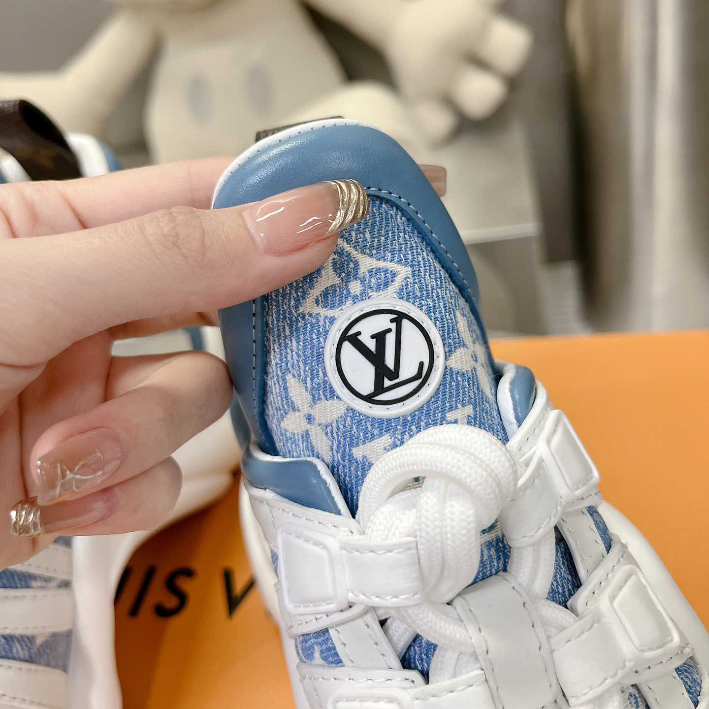 Louis Vuitton LV Archlight Sneaker     1AB30T - DesignerGu