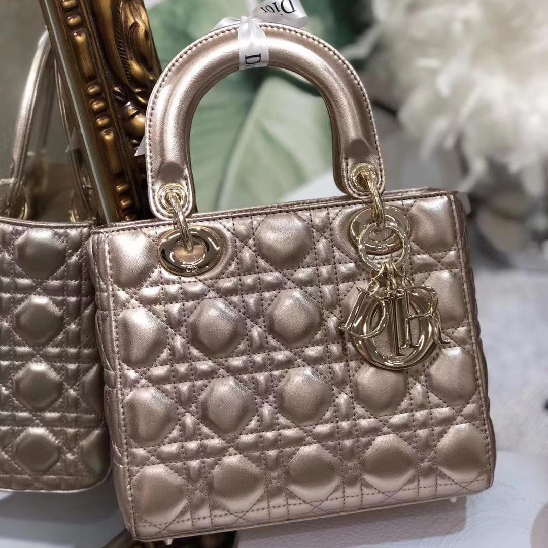 Dior Lady D-Joy Bag(20 x 16.5 x 8cm) - DesignerGu