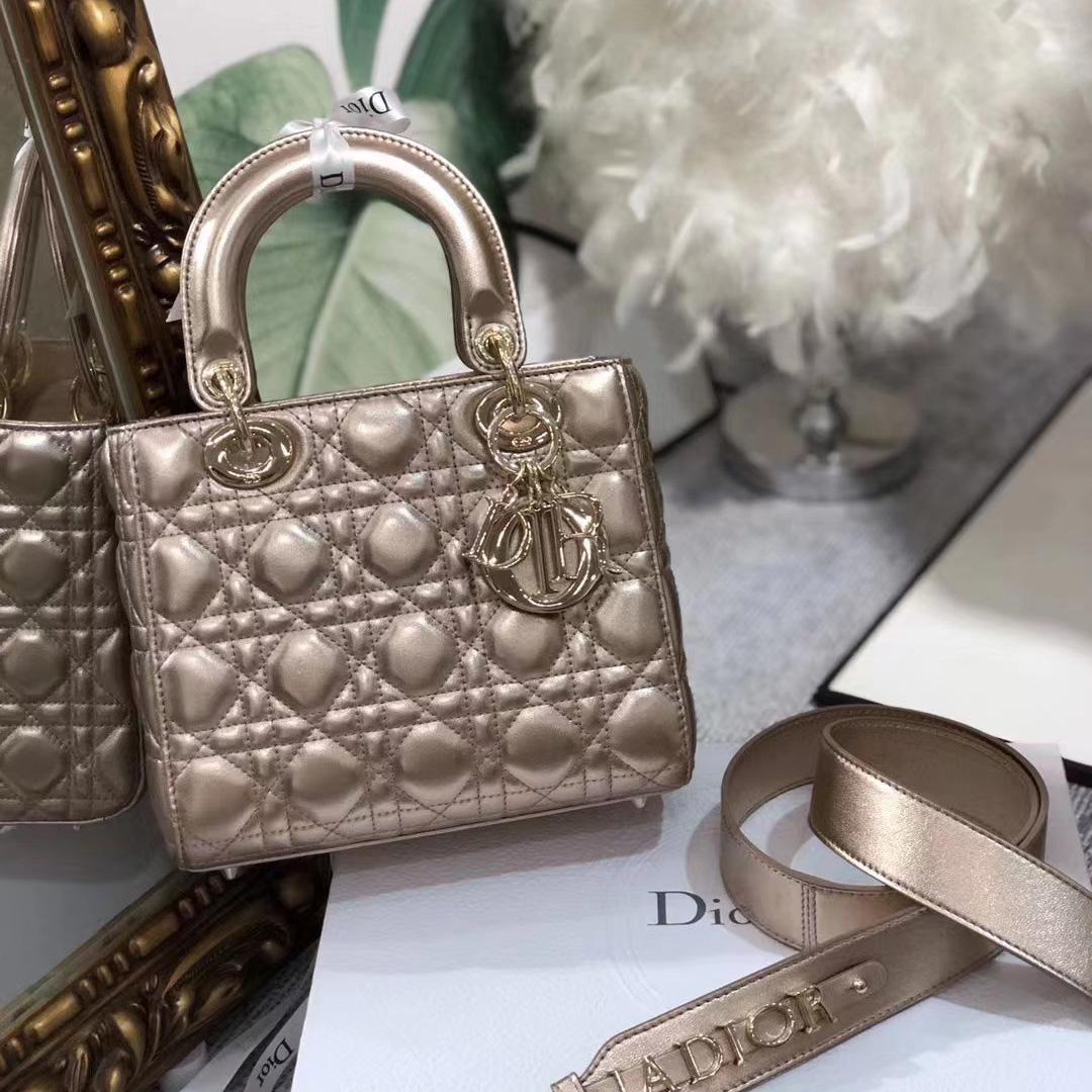 Dior Lady D-Joy Bag(20 x 16.5 x 8cm) - DesignerGu