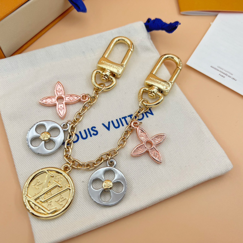 Louis Vuitton Nanogram Family Bag Charm   M01001 - DesignerGu