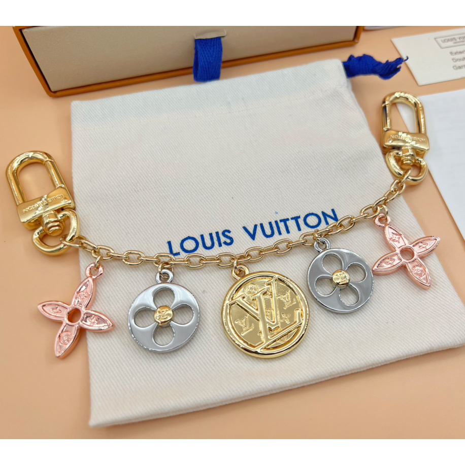 Louis Vuitton Nanogram Family Bag Charm   M01001 - DesignerGu