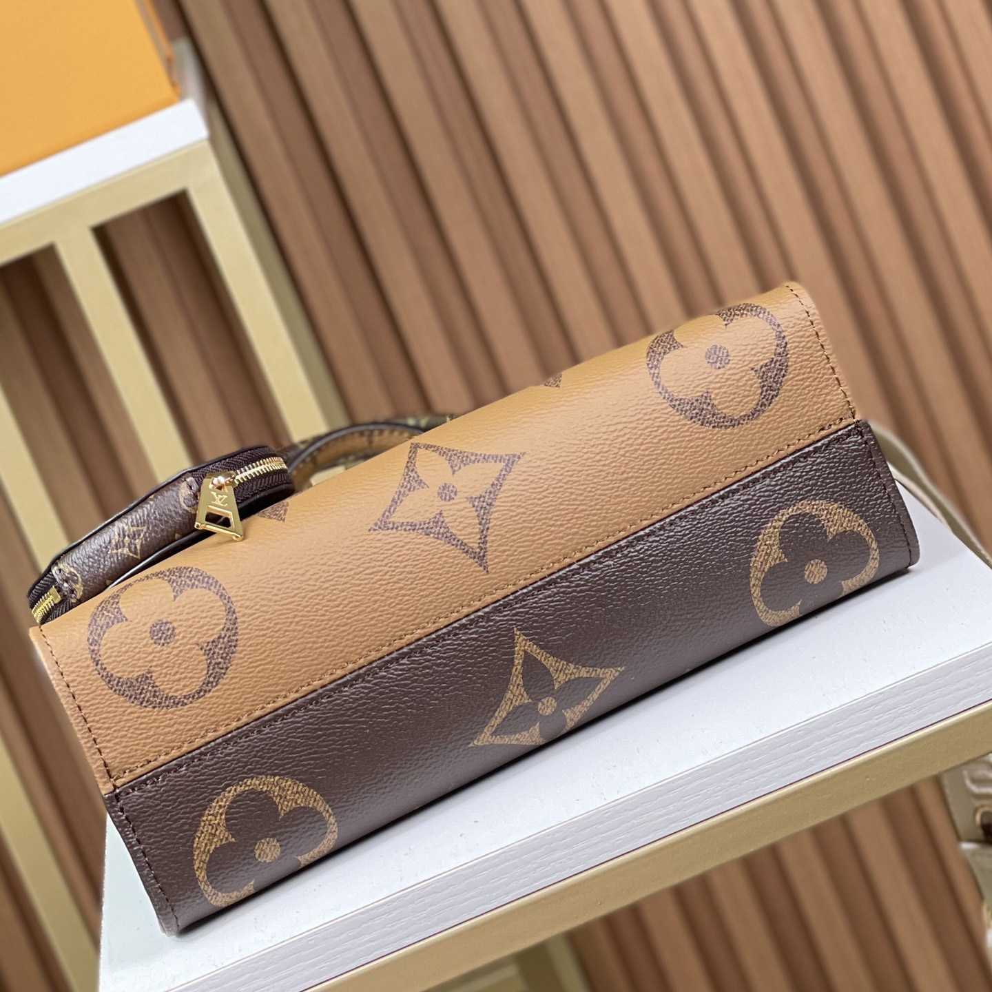 Louis Vuitton OnTheGo East West    M46653 - DesignerGu