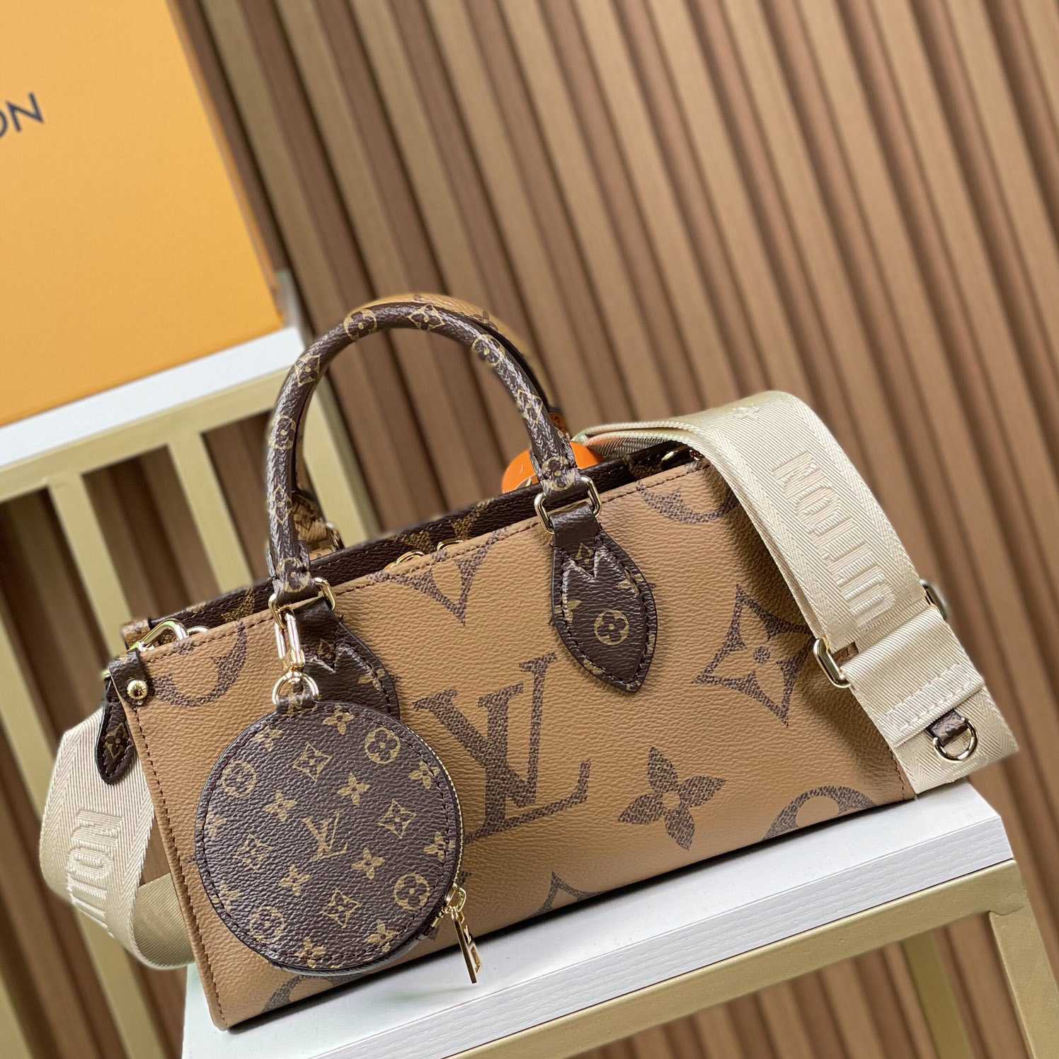 Louis Vuitton OnTheGo East West    M46653 - DesignerGu