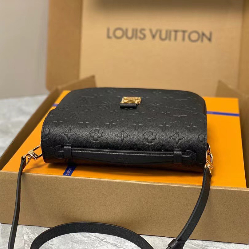 Louis Vuitton Pochette Metis(25-19-7cm)  M41487 - DesignerGu