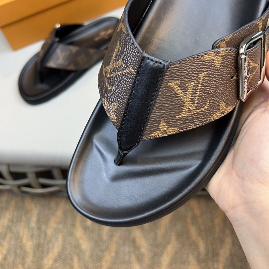 Louis Vuitton Flip Flops - DesignerGu