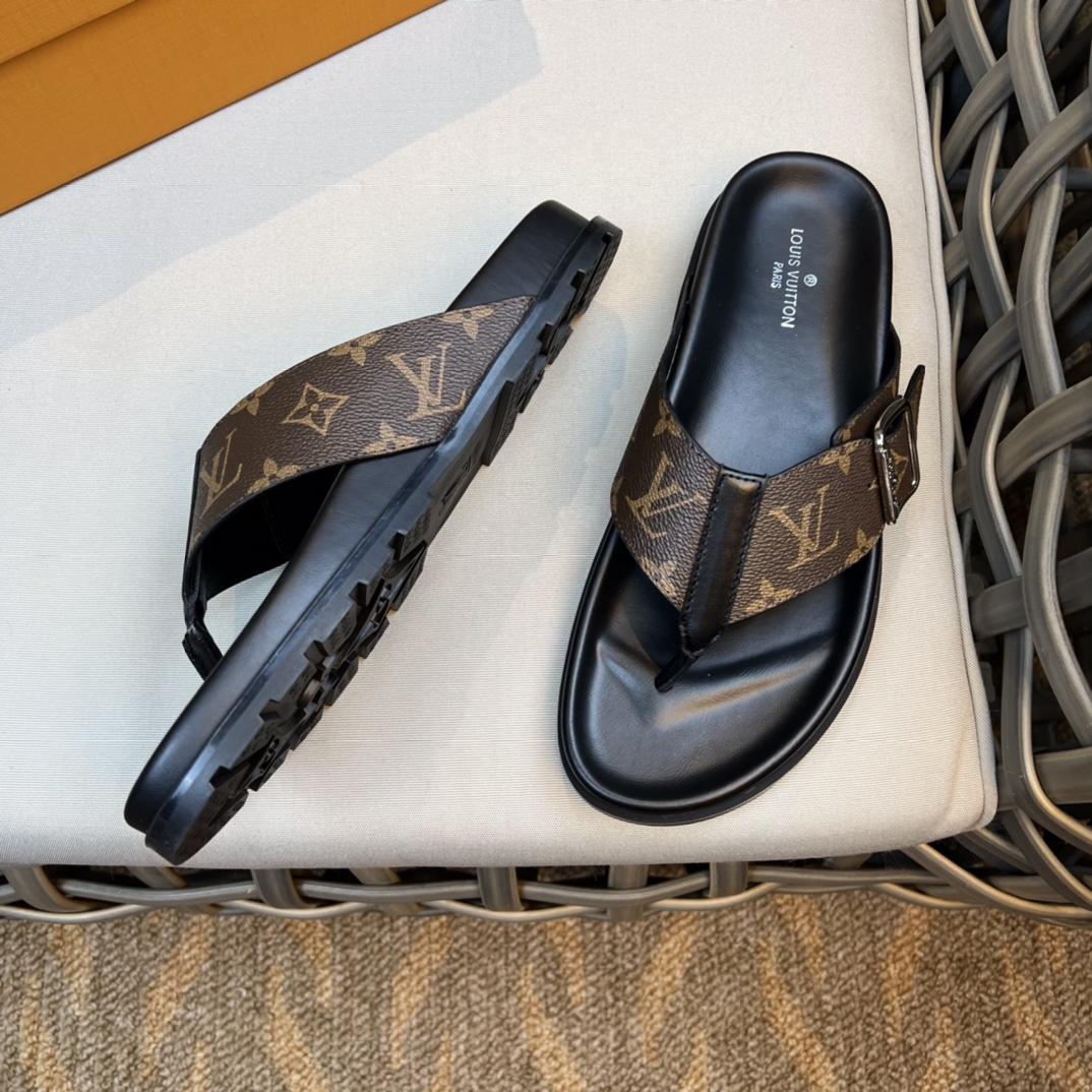 Louis Vuitton Flip Flops - DesignerGu