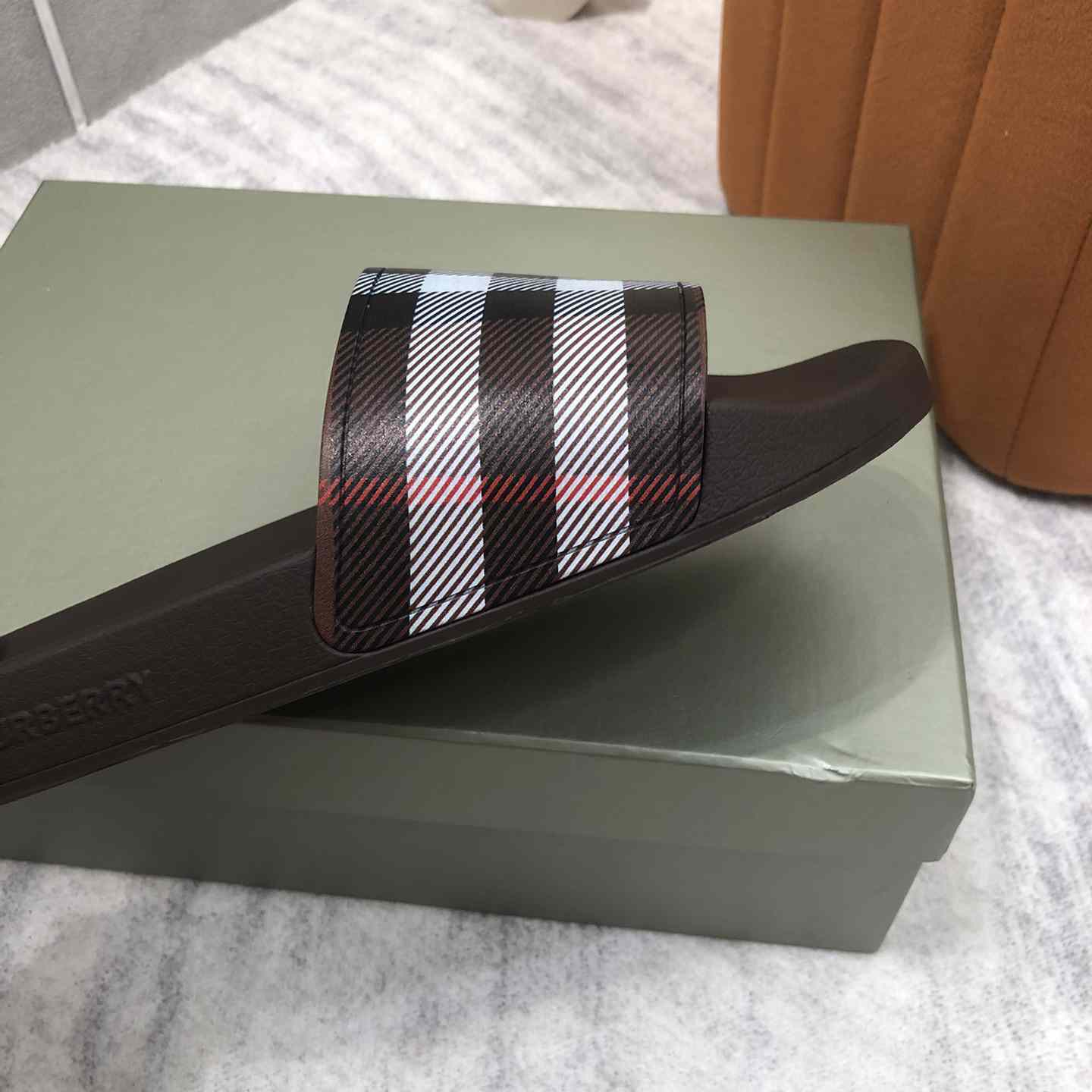 Burberry Check Print Slides - DesignerGu