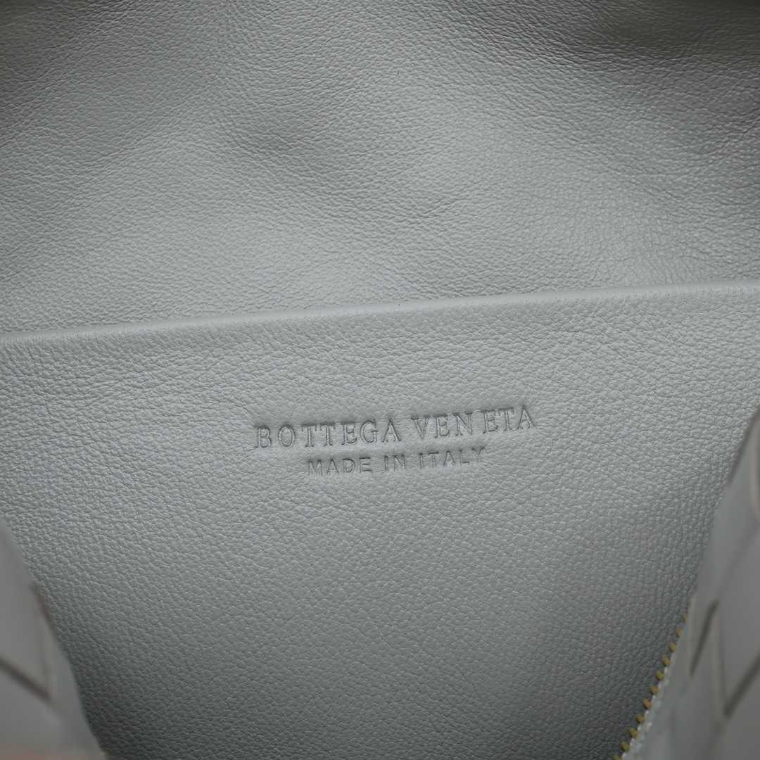 Bottega Veneta Small Loop Camera Bag - DesignerGu