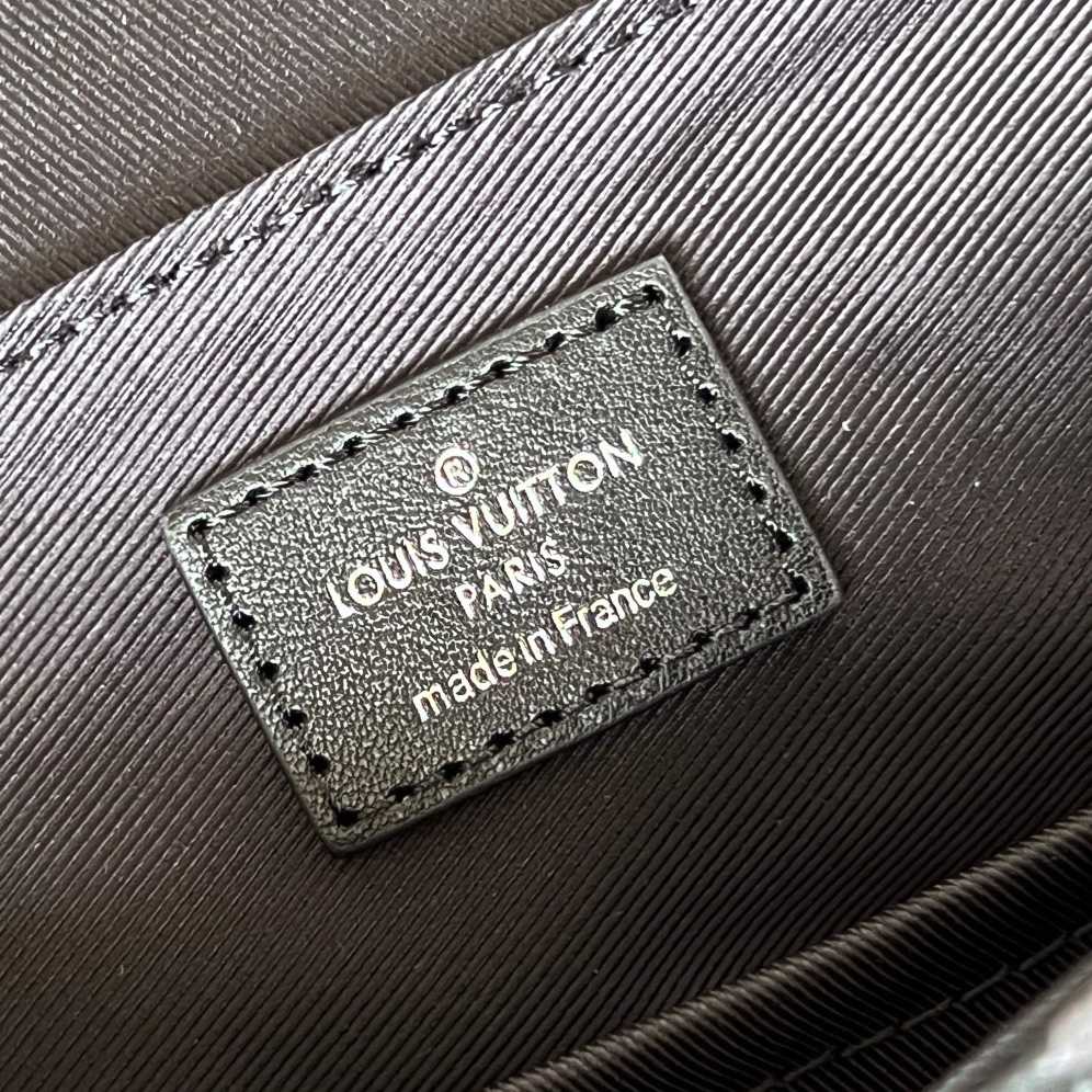 Louis Vuitton District PM (26 x 20 x 7cm)   M46255 - DesignerGu