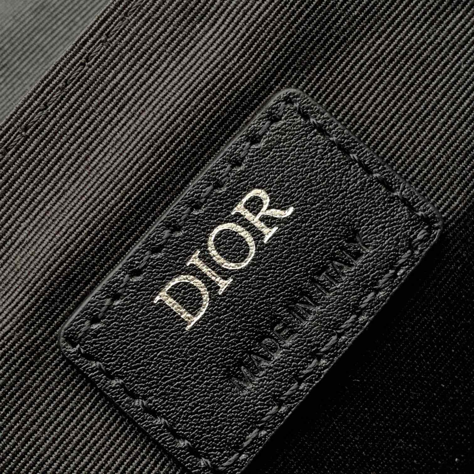 Dior Mini Dior Hit The Road Bag - DesignerGu