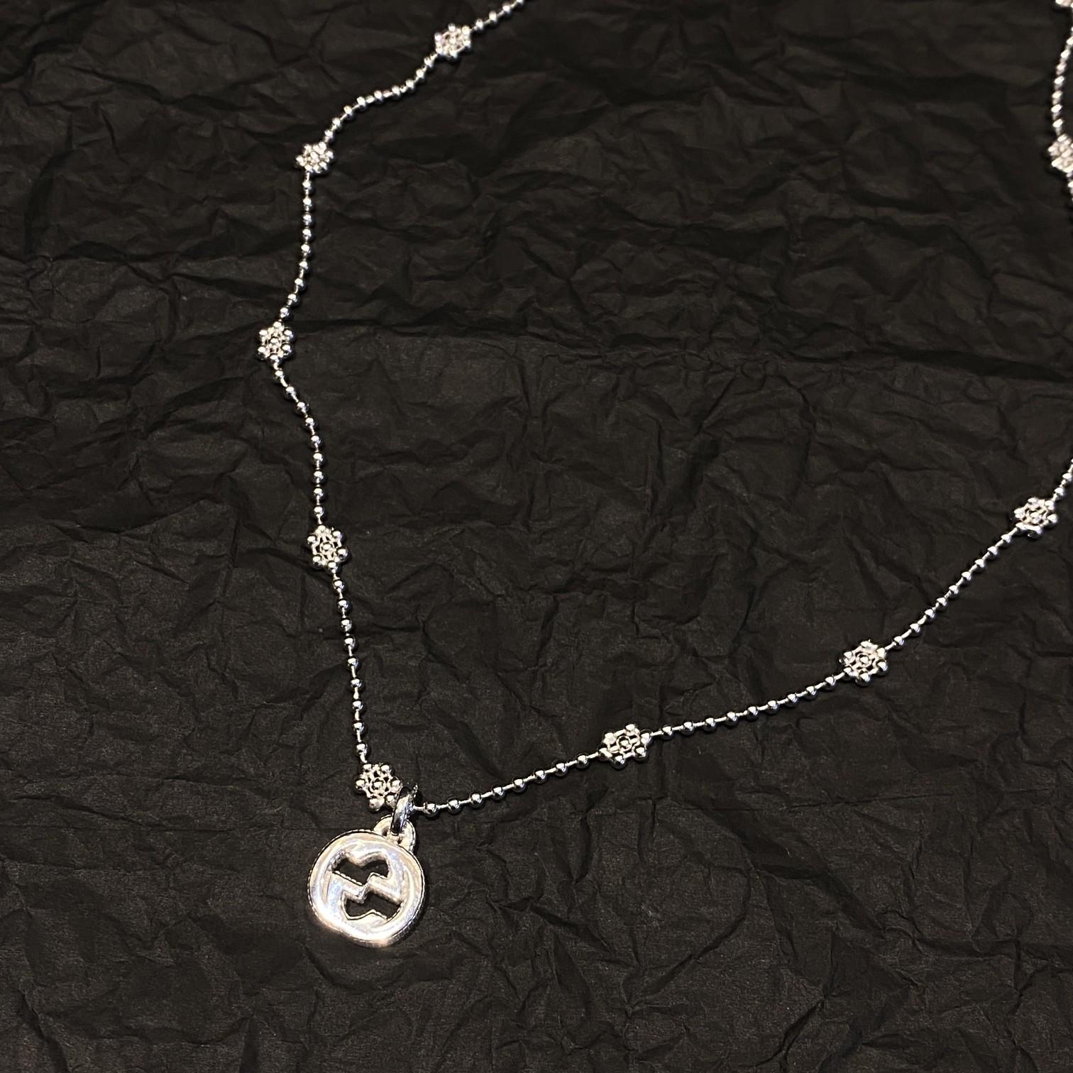 Gucci Interlocking G Necklace In Silver - DesignerGu