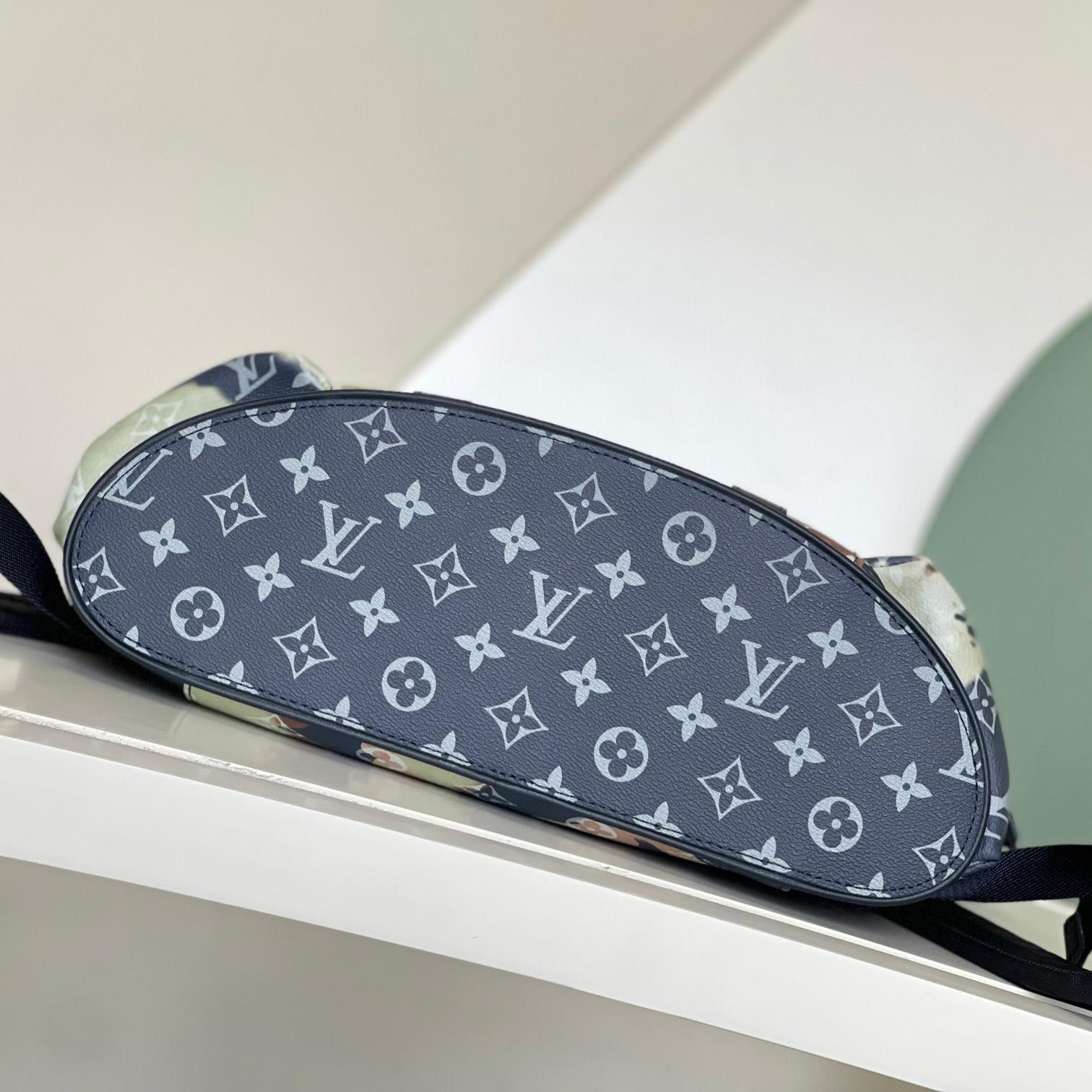 Louis Vuitton Christopher MM (38 x 44 x 21cm)   M46805 - DesignerGu