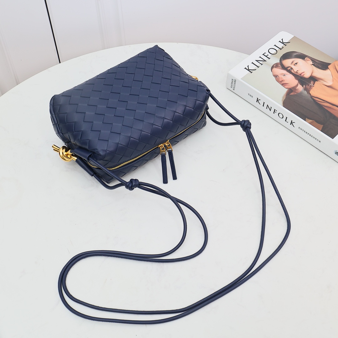 Bottega Veneta Small Loop Camera Bag - DesignerGu